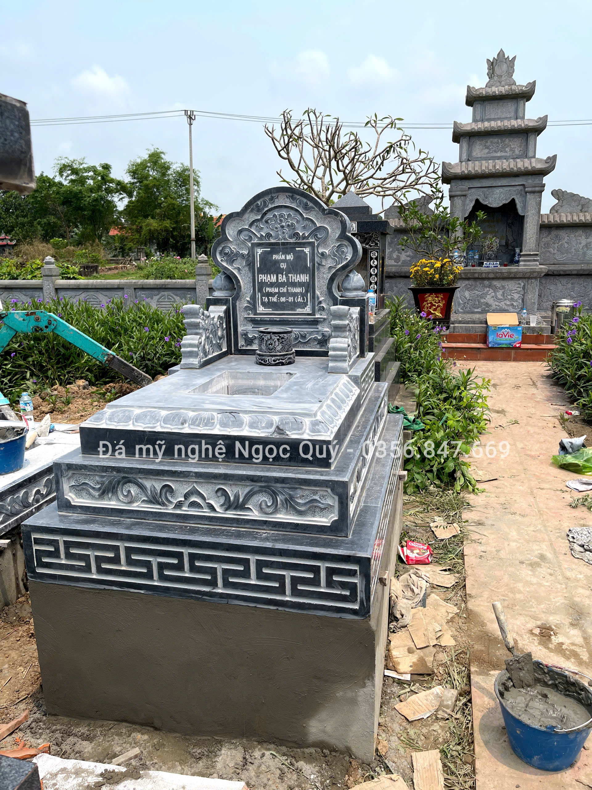 MỘ ĐÁ TAM CẤP NQ03