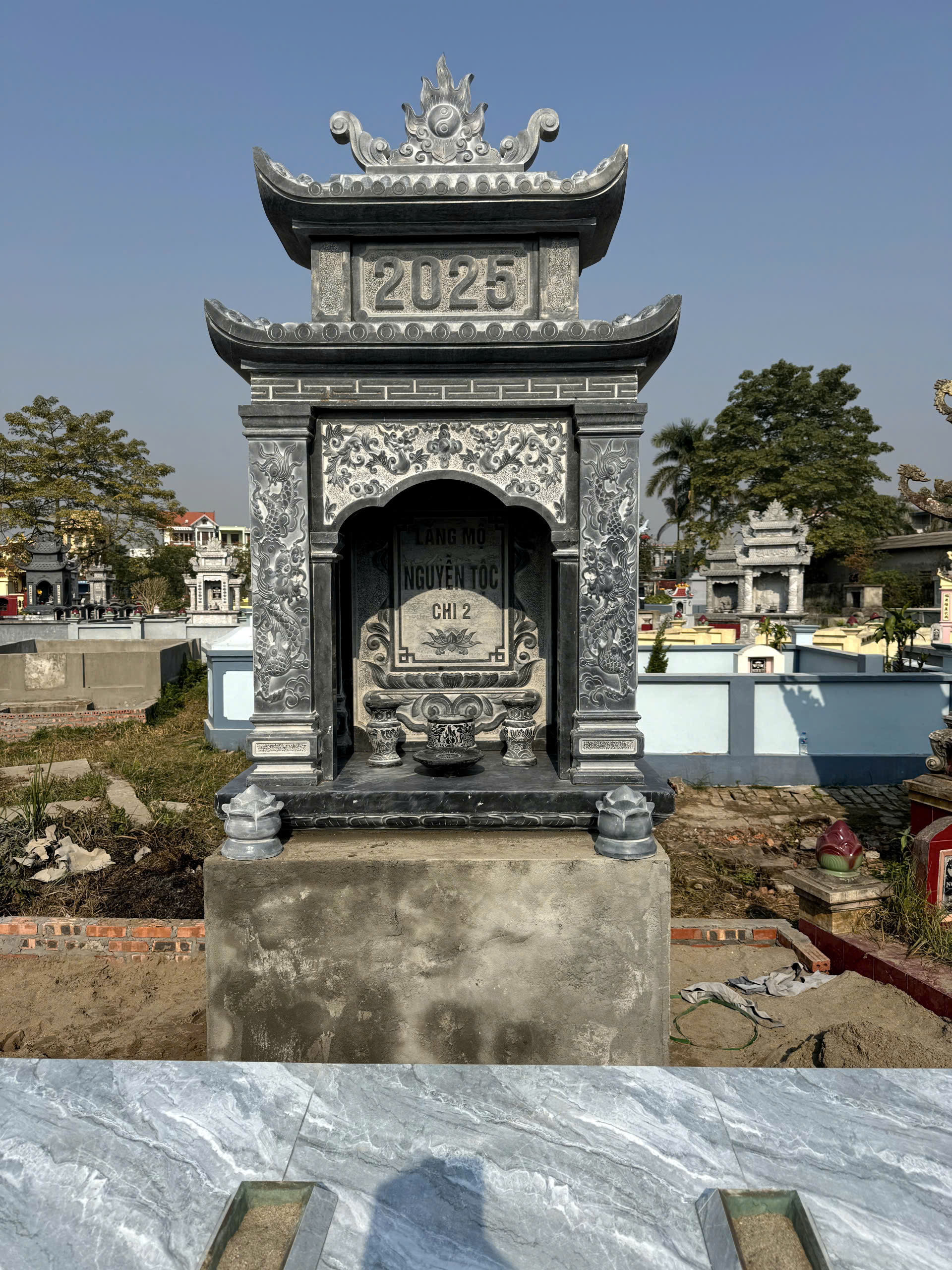 LĂNG THỜ ĐƠN NQ05