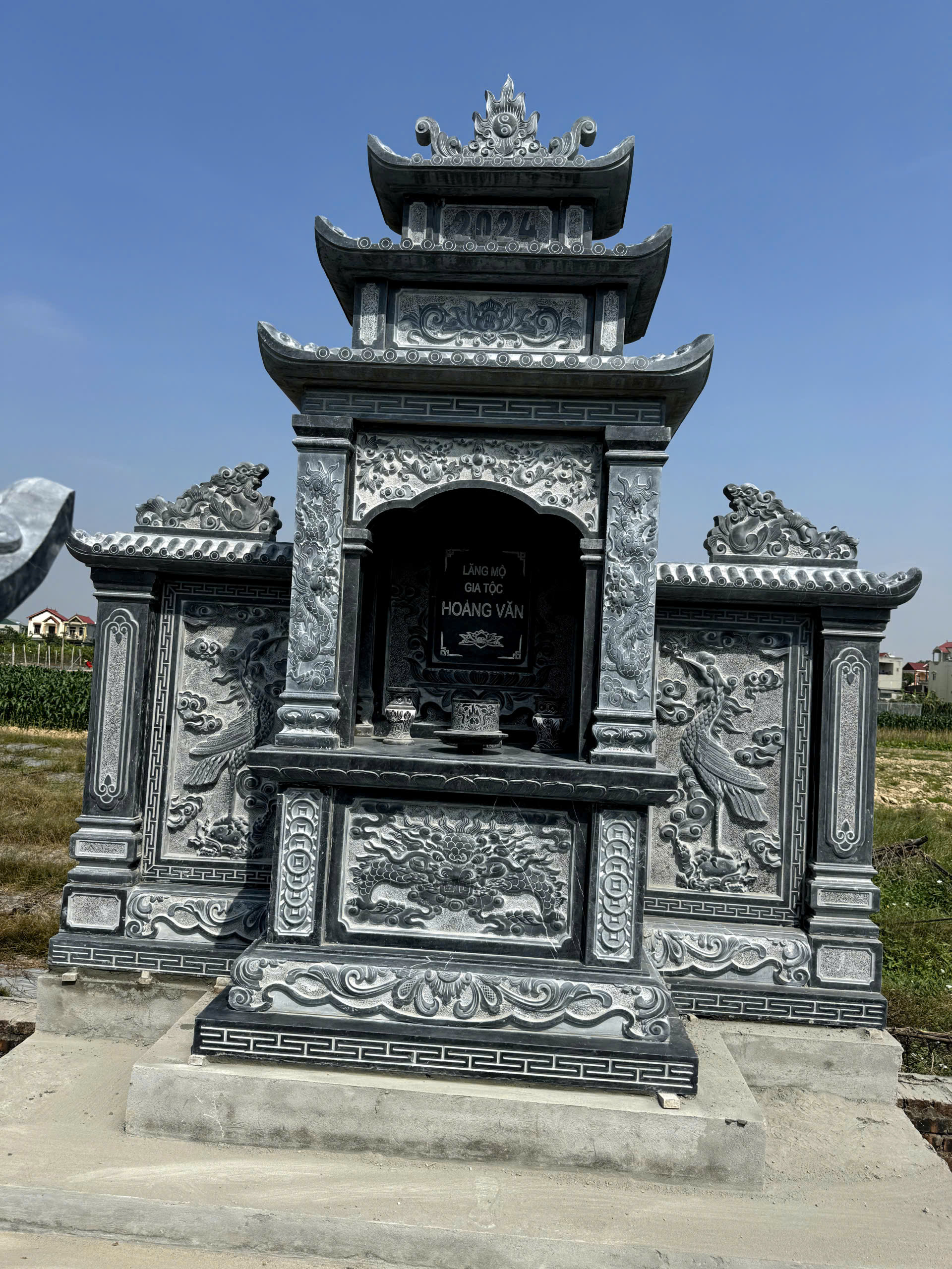 LĂNG THỜ ĐÁ NQ11