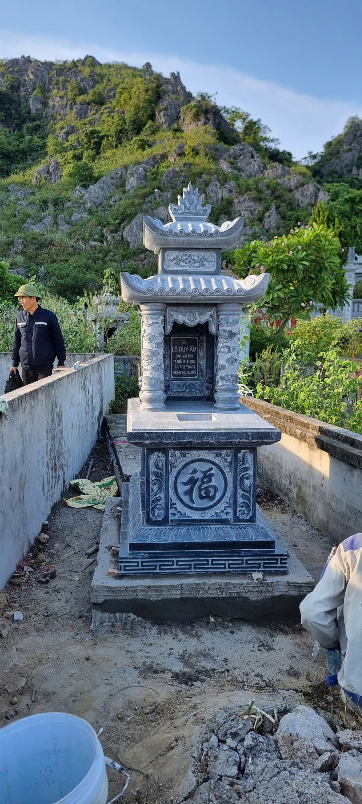 NHỮNG ĐIỀU KIÊNG KỴ KHI XÂY MỘ ĐÁ – GIA CHỦ CẦN NHỚ ĐỂ TRÁNH TAI ƯƠNG, GIỮ LỘC CHO CON CHÁU