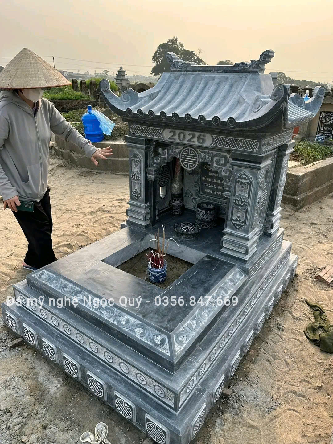 Mộ đá đơn đẹp và những điều cần biết khi xây dựng – Lựa chọn tâm linh bền vững cho người Việt